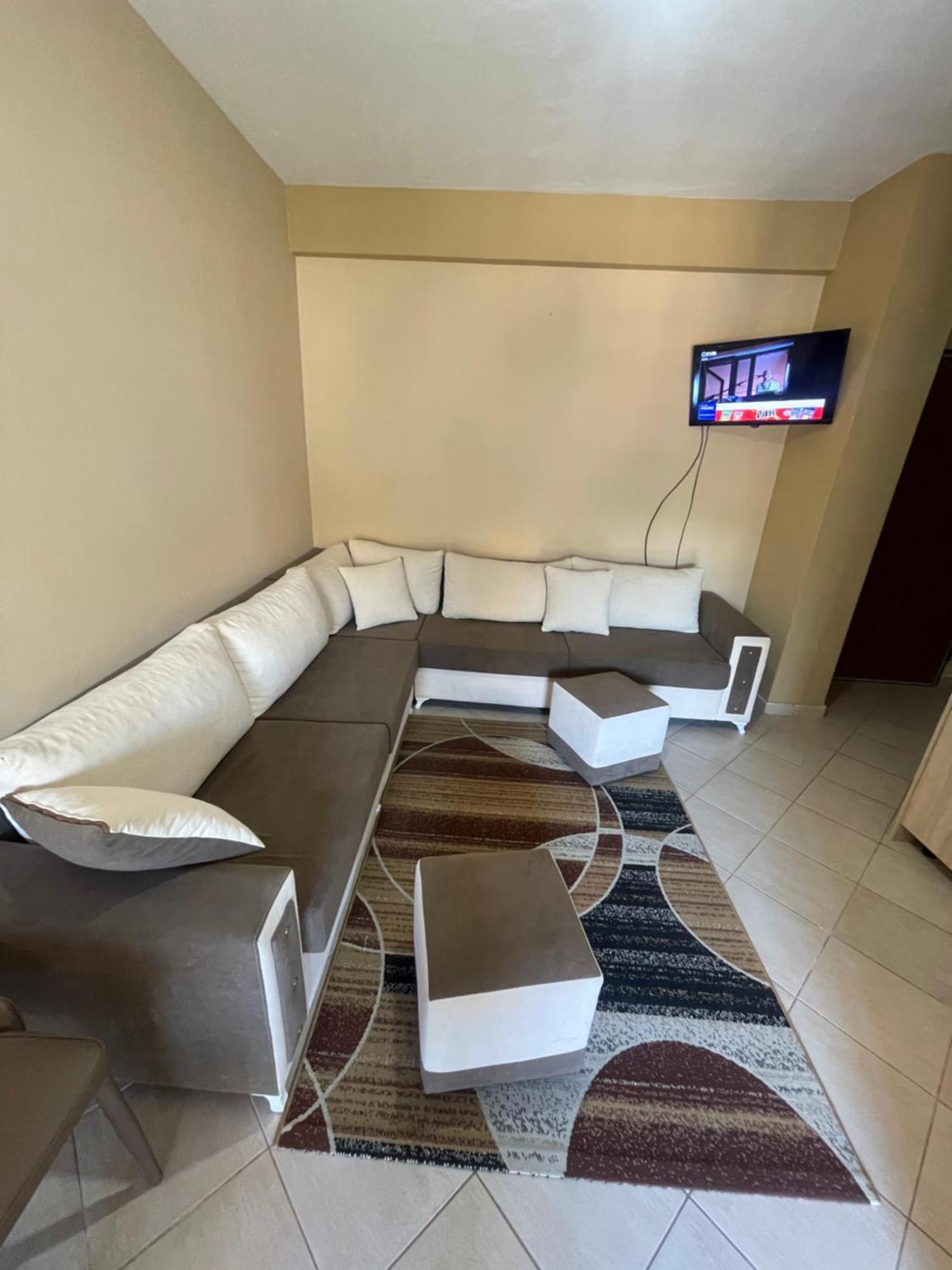 Apartament Shkembi I Kavajes ドゥラス エクステリア 写真